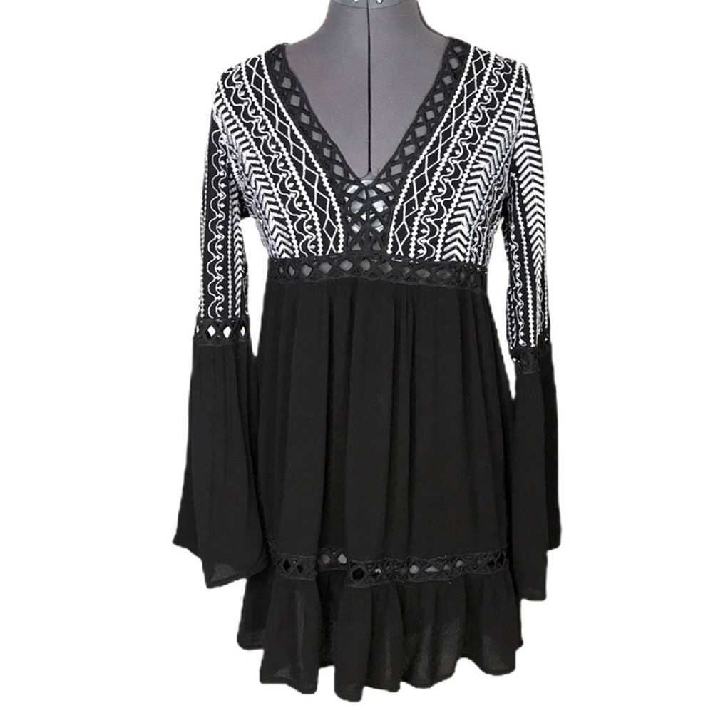 # Missguided - Embroidery Bell Sleeve Dress Sz 12